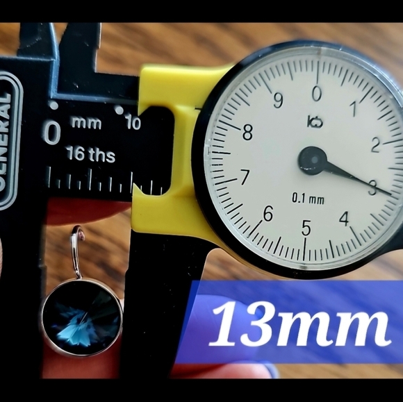 Swarovski Element Crystal Earrings Mystic Winter Blue. NEW! 13mm.Round.Leverback - Picture 2 of 5